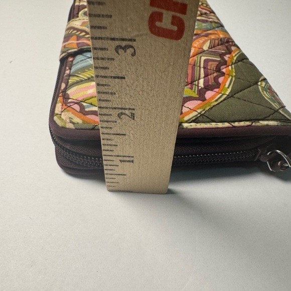 Vera Bradley Turn Lock Wallet Heirloom Paisley - Retired Pattern RFID - Picture 10 of 11